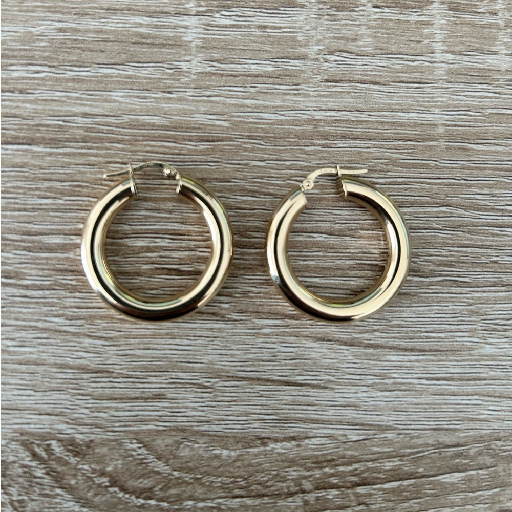 14kt Gold Tube Hoop Earrings